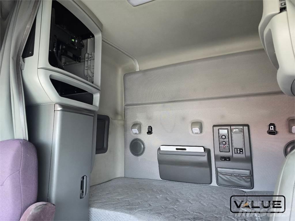 Volvo VNL740 Trekkvogner