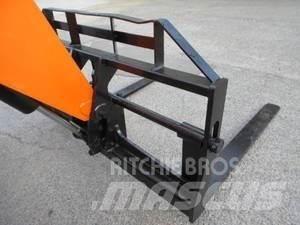 SkyTrak 8042 Anlegg - Annet
