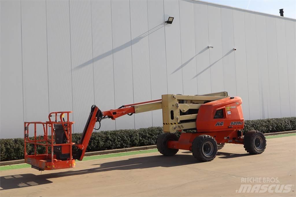 JLG 520AJ Leddede bomlifter