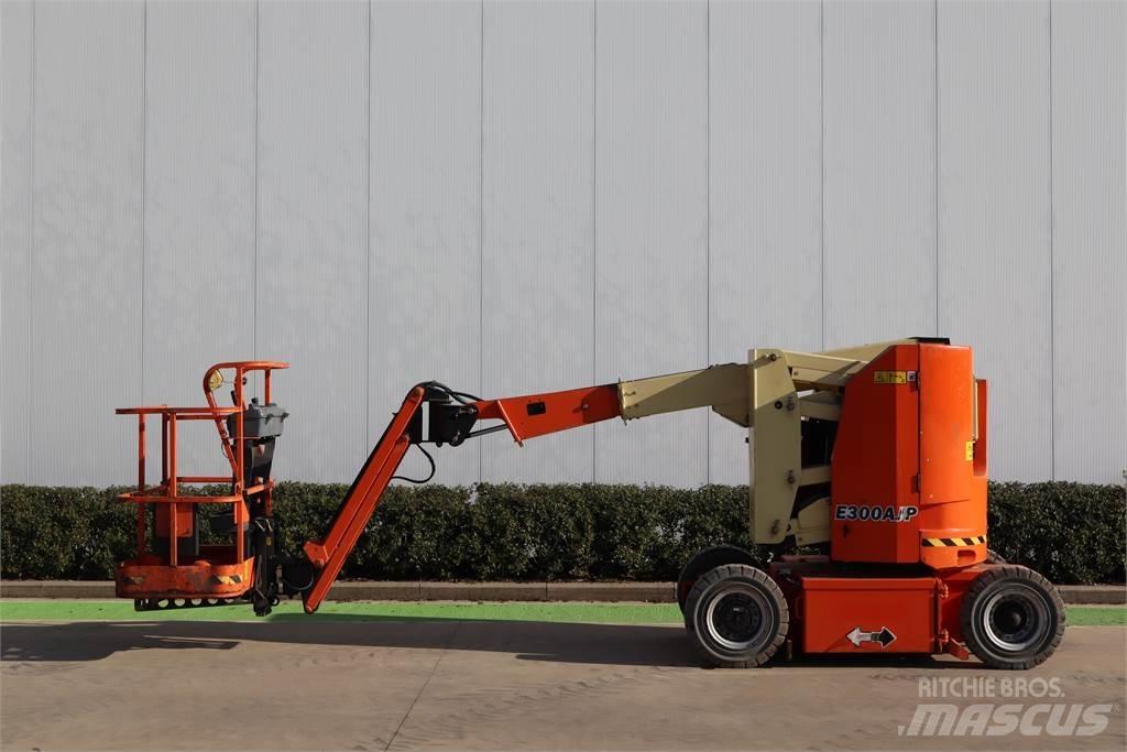 JLG E300AJP Leddede bomlifter