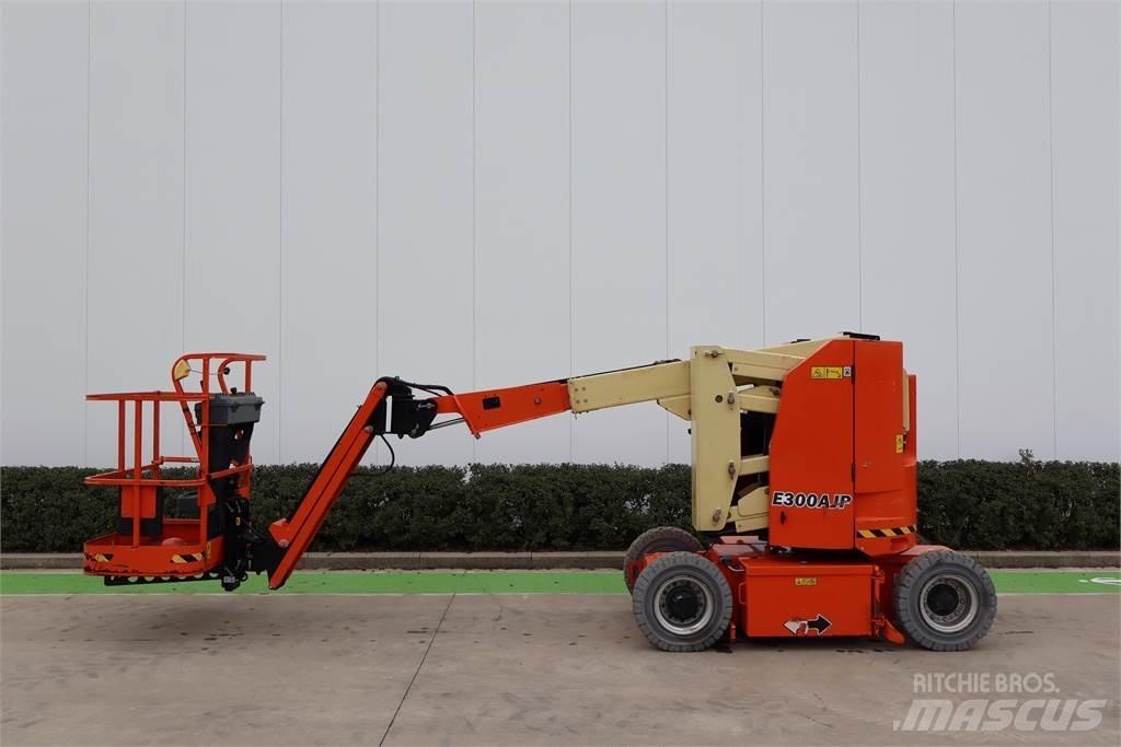 JLG E300AJP Leddede bomlifter