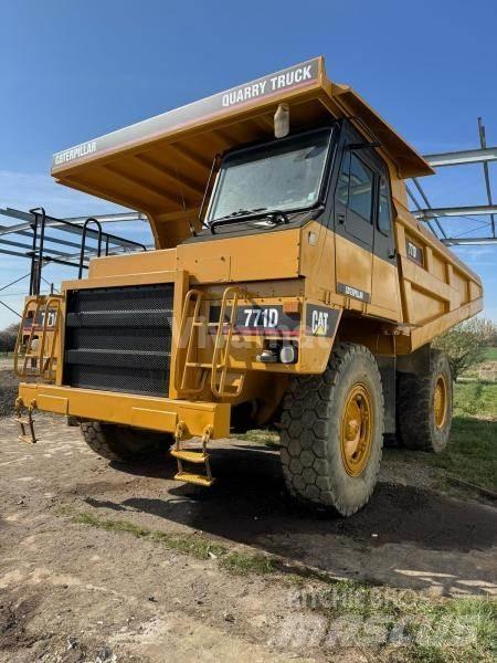 CAT 771D Tipptrucker