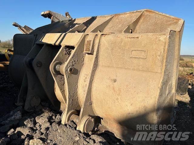 CAT 973D Skuffer