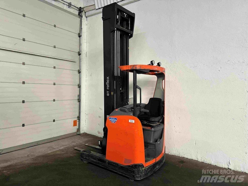 BT RRE 140 - TRIPLEX 9 m Skyvemasttruck