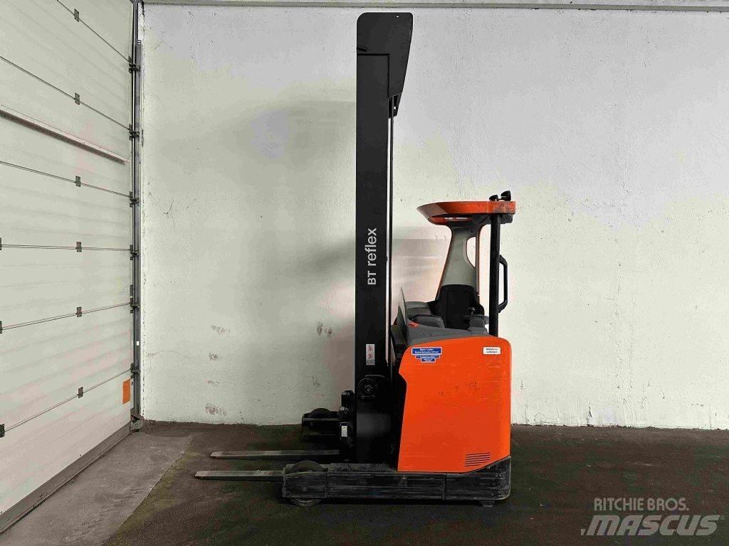 BT RRE 140 - TRIPLEX 9 m Skyvemasttruck