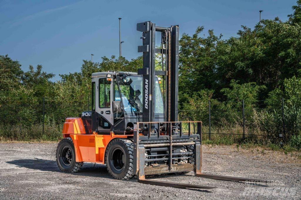 Doosan D 90-S-7 Diesel Trucker
