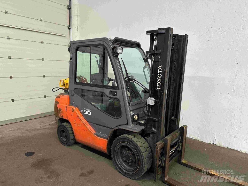 Toyota 02-8FGF30 Propan trucker