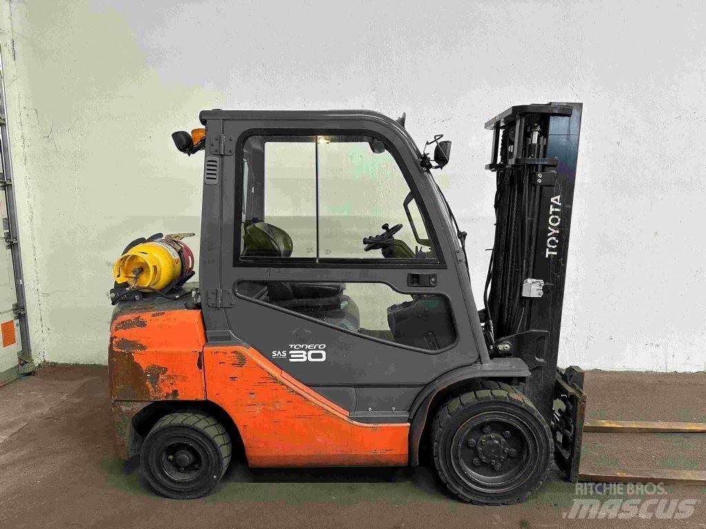 Toyota 02-8FGF30 Propan trucker