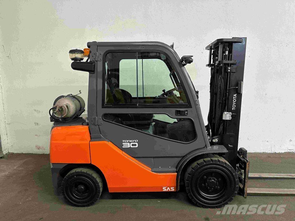 Toyota 02-8FGF30 Propan trucker