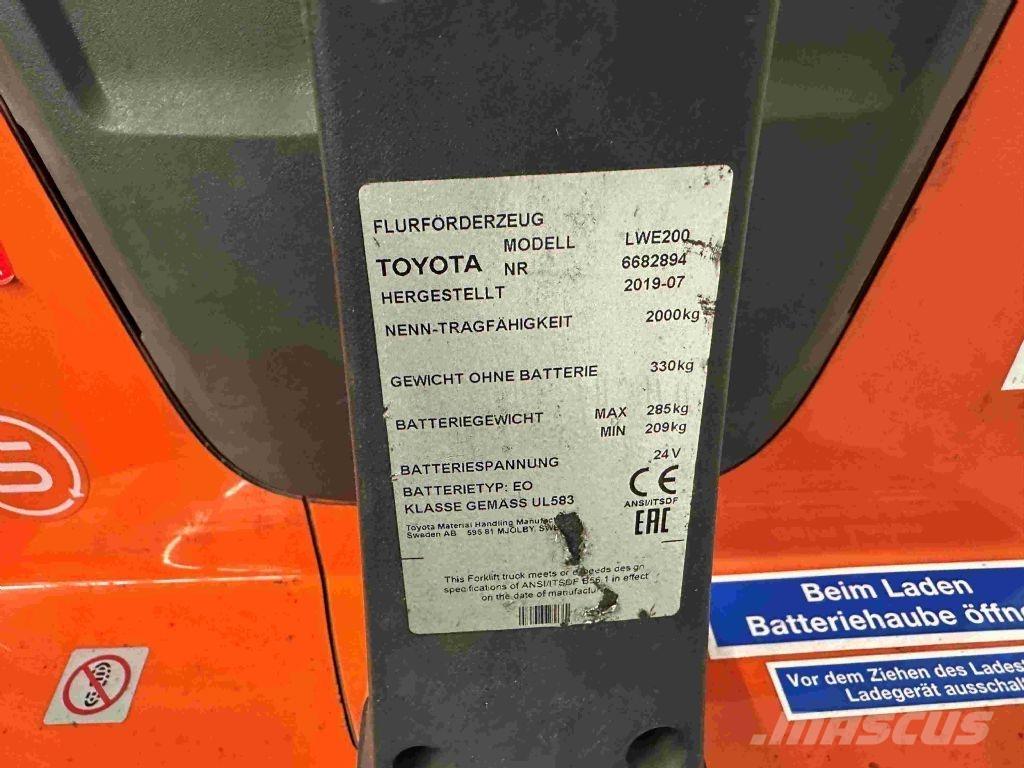 Toyota LWE 200 Lavtløftende truck