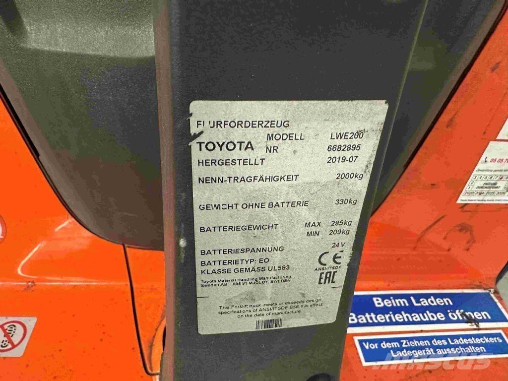 Toyota LWE 200 Lavtløftende truck