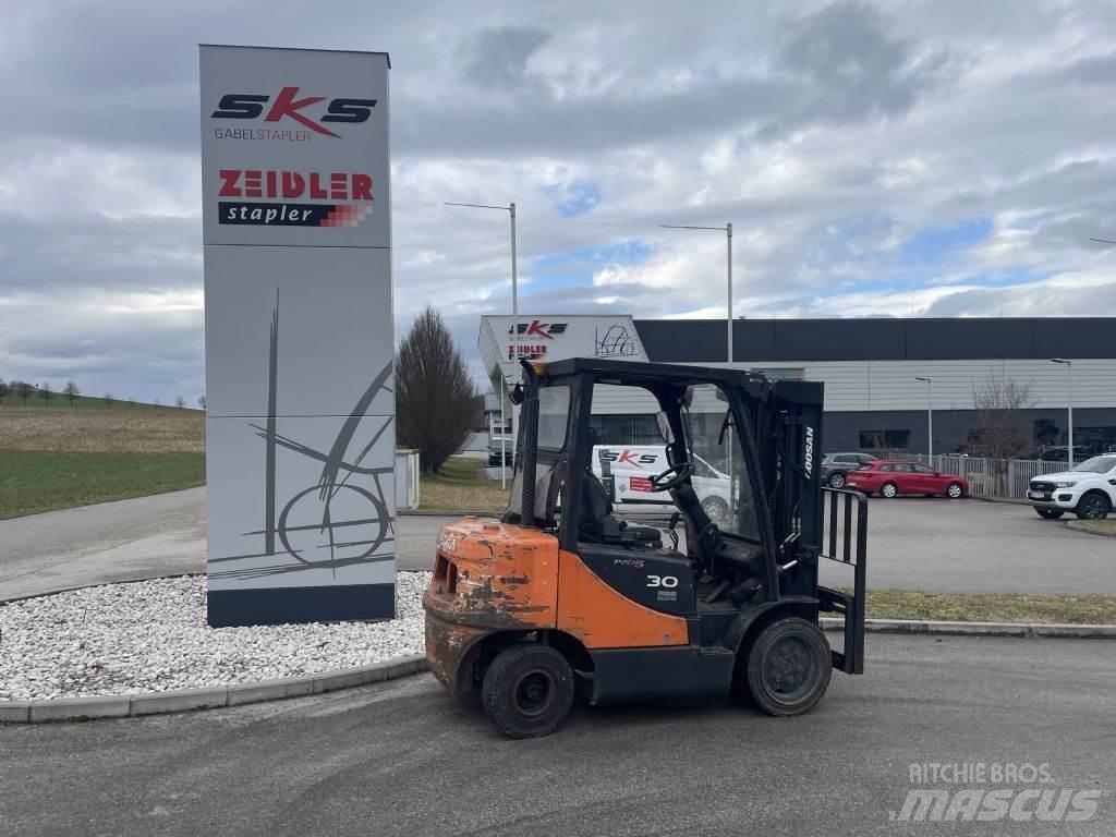 Doosan D30S-5 Diesel Trucker