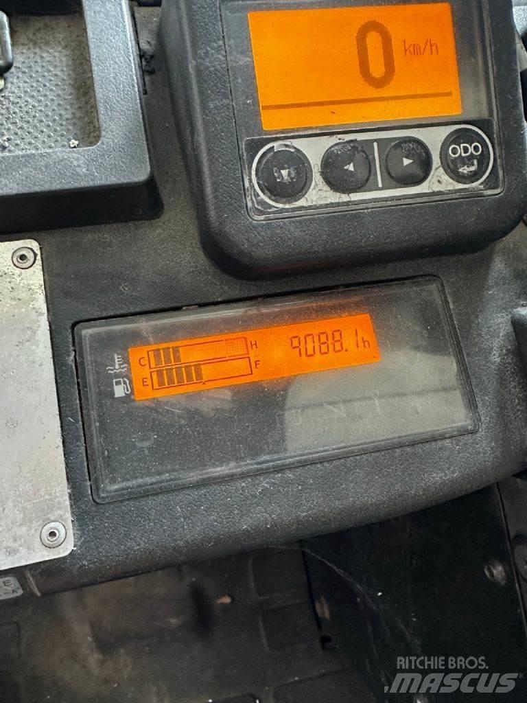 Toyota 06-8FD30F Diesel Trucker