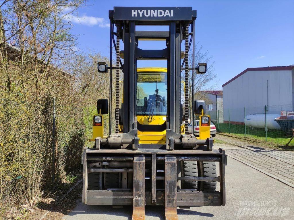 Hyundai 160D-7E Diesel Trucker