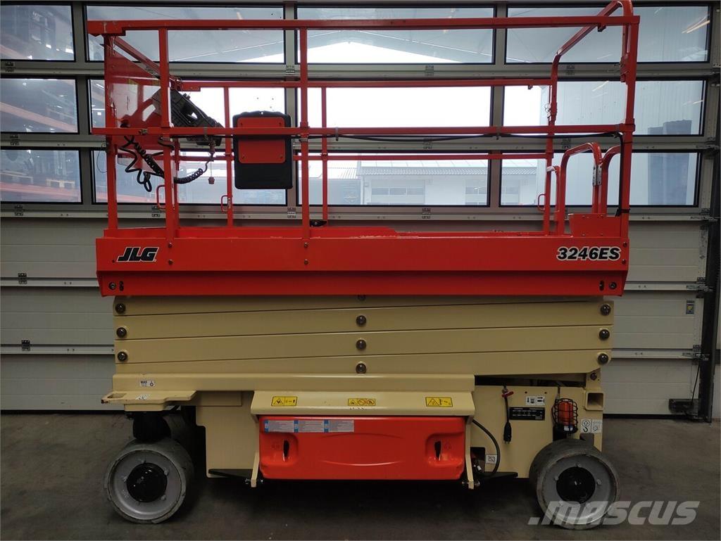 JLG 3246ES Sakselifter