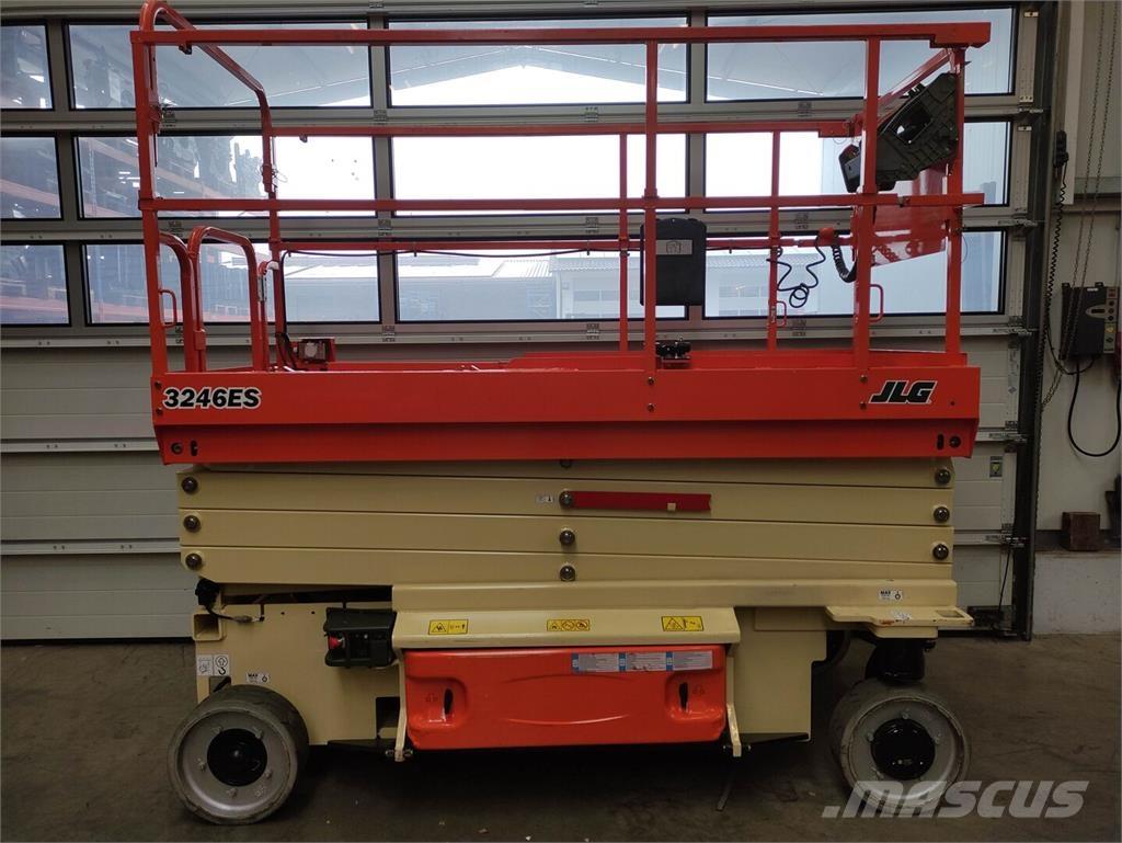 JLG 3246ES Sakselifter