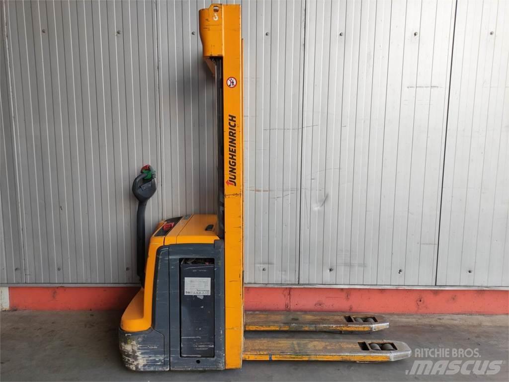 Jungheinrich EJC 212 Z Ledestablere