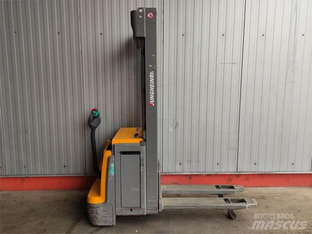 Jungheinrich EJC214Z Ledestablere