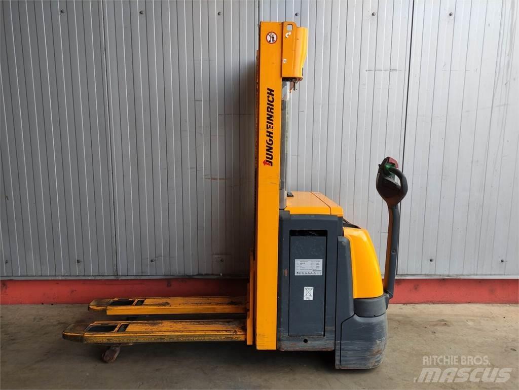 Jungheinrich EJC216Z Ledestablere