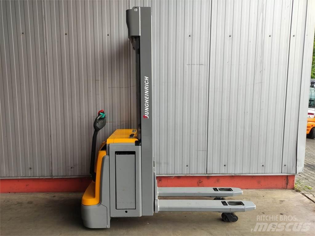 Jungheinrich EJC216Z Ledestablere