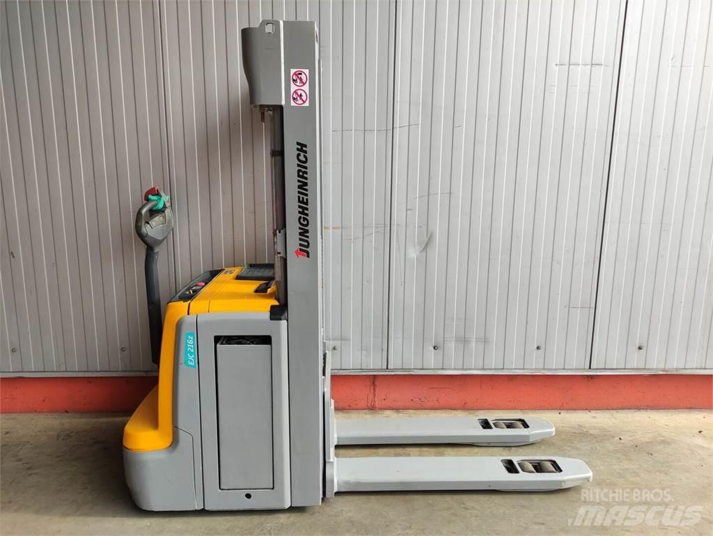 Jungheinrich EJC216z Ledestablere