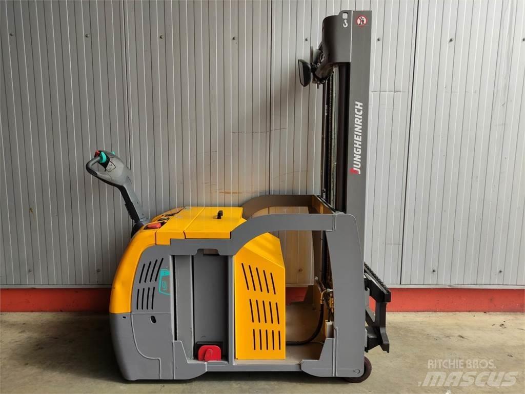 Jungheinrich EJG216 Ledestablere