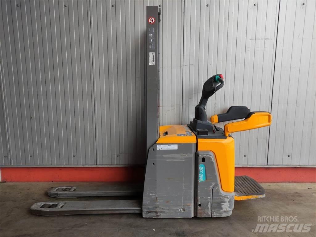 Jungheinrich ERD220 Ledestablere