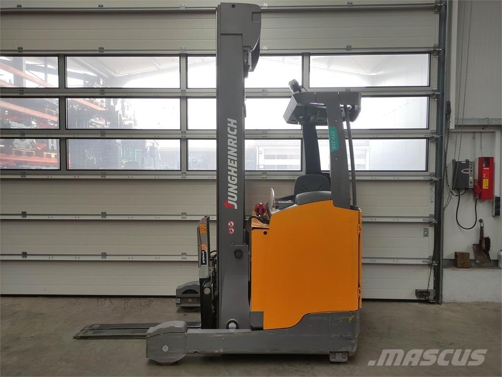Jungheinrich ETV 216 Skyvemasttruck