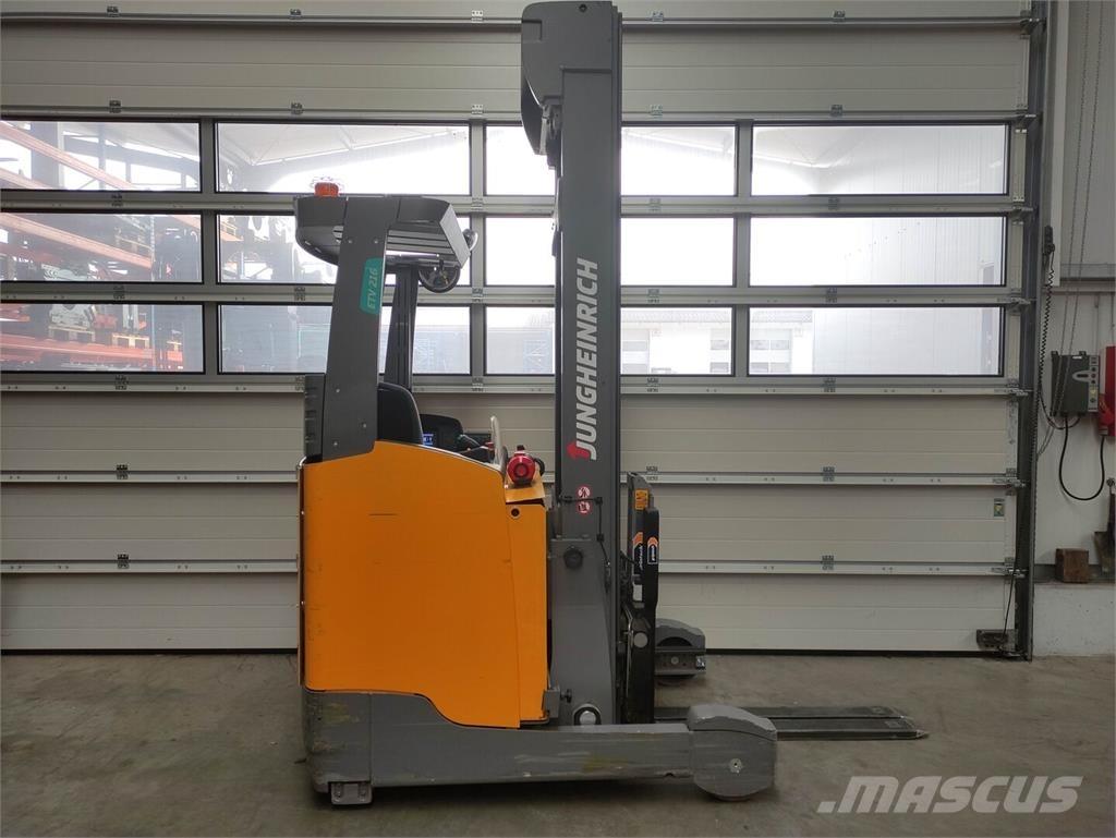 Jungheinrich ETV 216 Skyvemasttruck