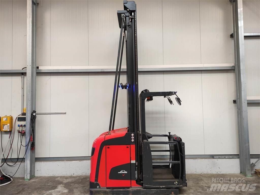 Linde V12 Høytløftende plukketruck