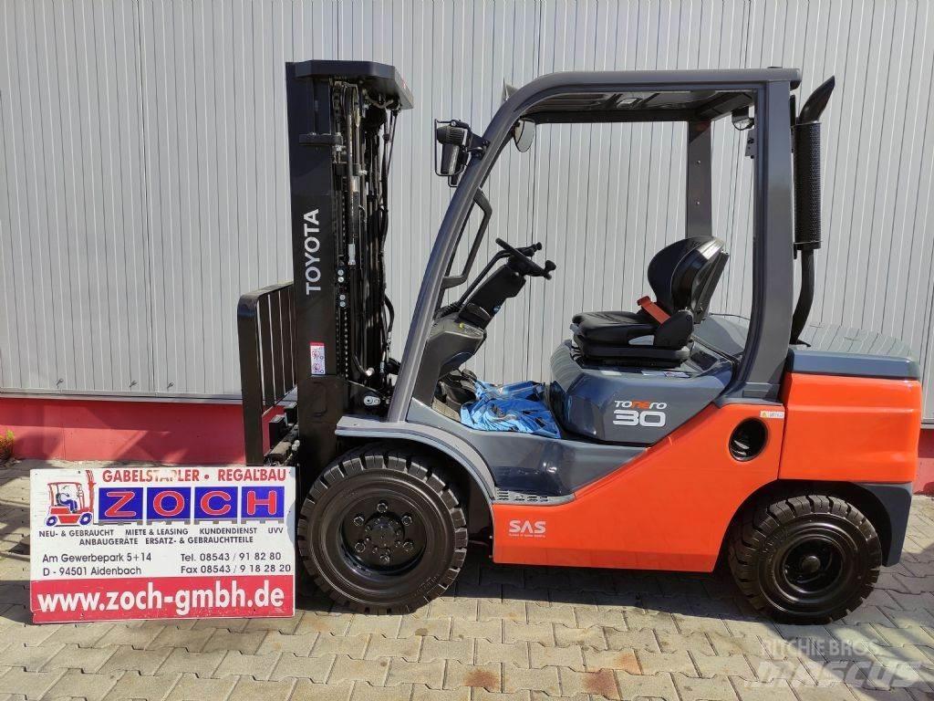 Toyota 52-8FDF30 Diesel Trucker