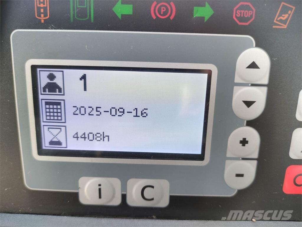 Toyota RRE160HH Skyvemasttruck