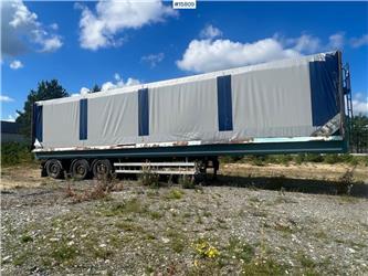 Kraker CF200 walking floor.