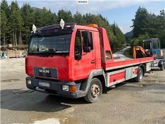 MAN 10.163 Tow truck.