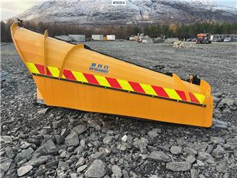  Øveraasen DHS 285 D Plough