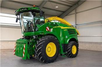 John Deere 8300