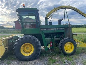 John Deere 5830