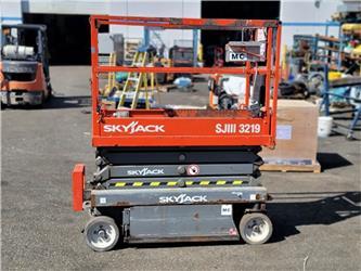 SkyJack SJ III - 3219