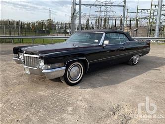 Cadillac DE VILLE SEDAN