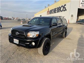 Toyota TACOMA