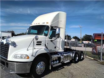 Mack CXU613