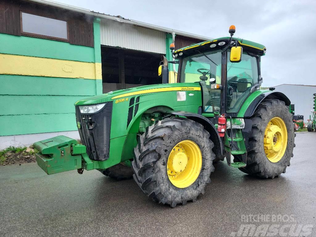 John Deere 8335 R Traktorer