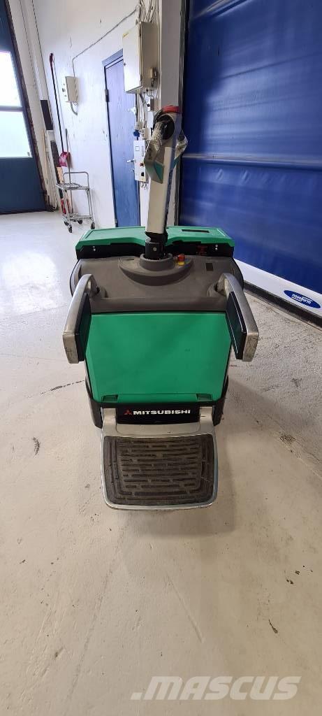 Mitsubishi PBV20N Lavtløftende truck med platform