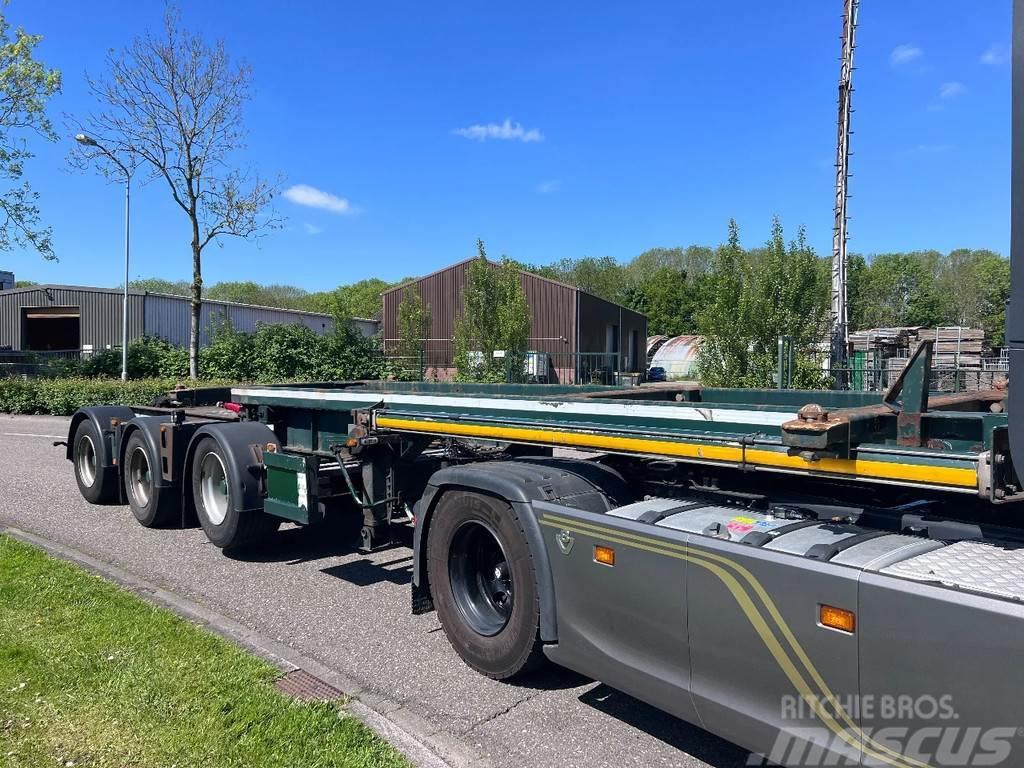 Renders ROC18.30 LZV DOLLY 20FT 3 AXLE Containerchassis Semitrailere