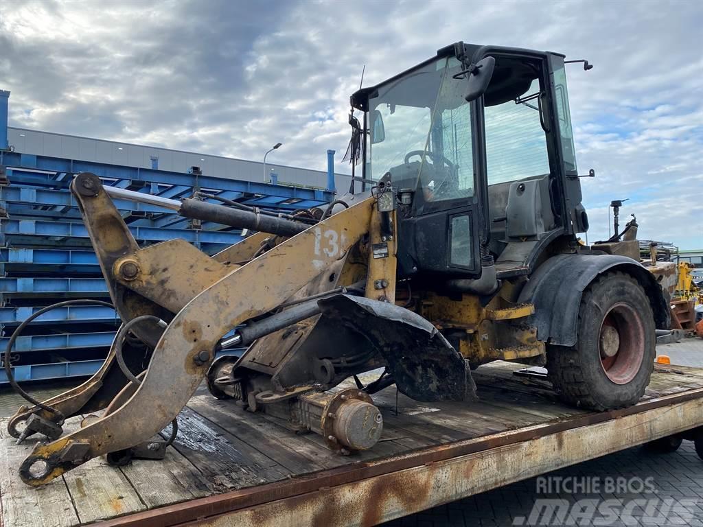 CAT 907 M -  (For parts) Hjullastere