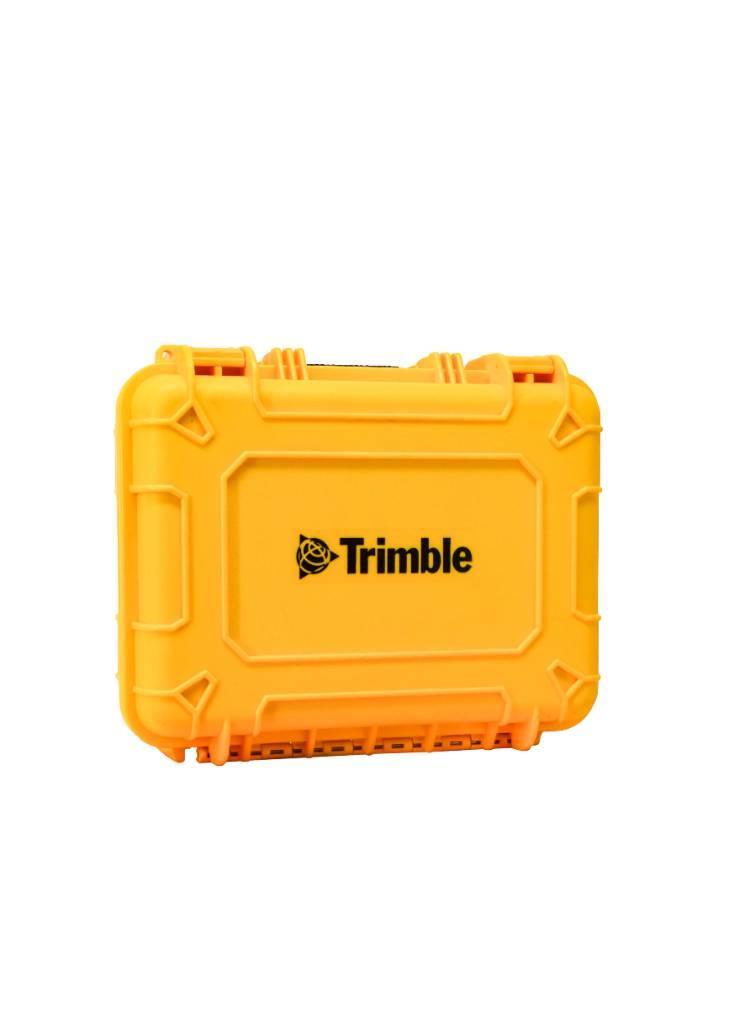 Trimble Single R10 Model 2 GPS Base/Rover Receiver Kit Andre komponenter