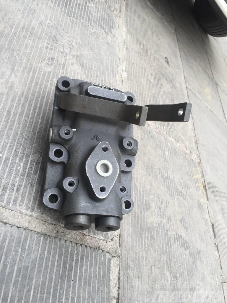 Shantui SD16 steering valve assy 16Y-76-22000 Girkasse