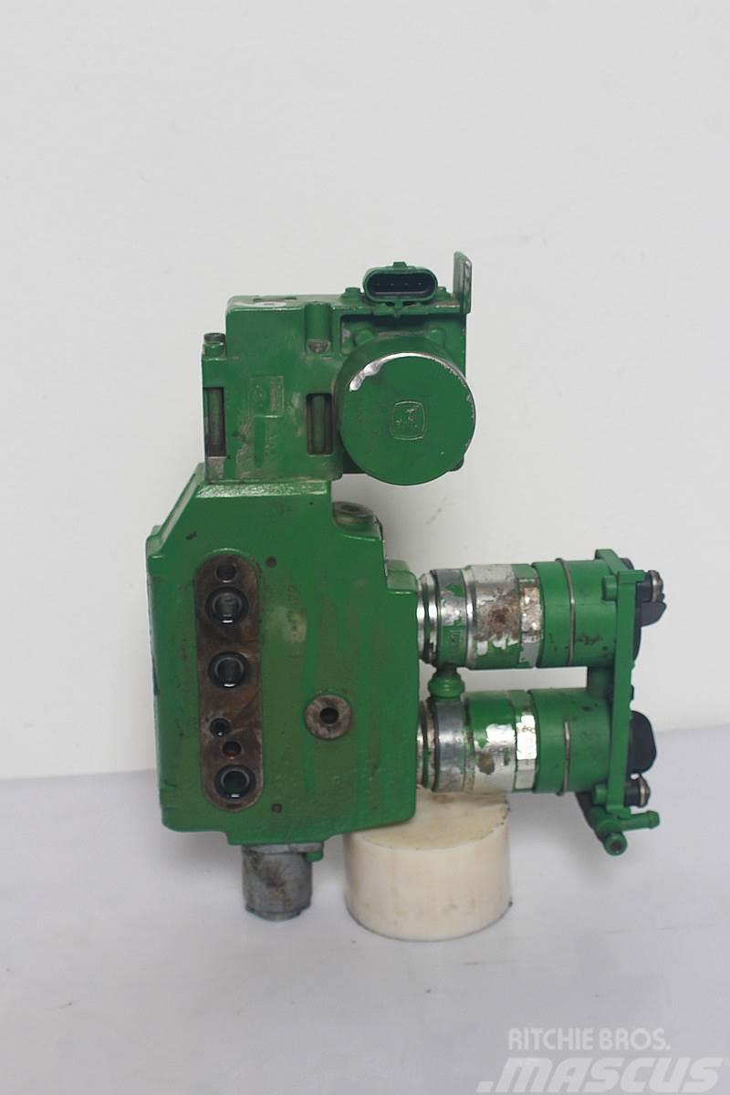 John Deere 7530 Remote control valve Hydraulikk