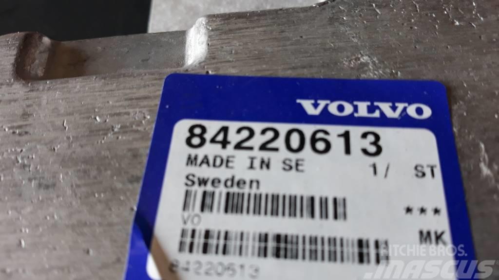 Volvo FOOT PLATE 84220613 Andre komponenter