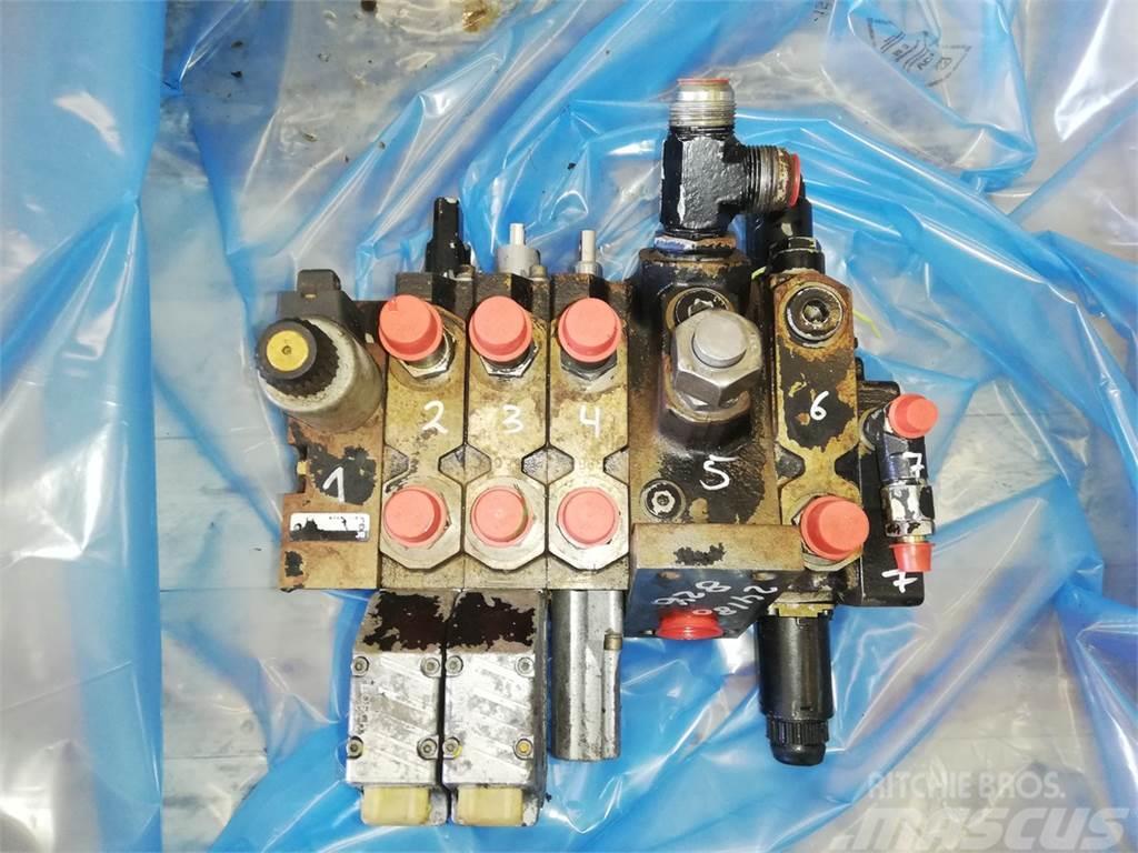Massey Ferguson 8240 Remote control valve Hydraulikk